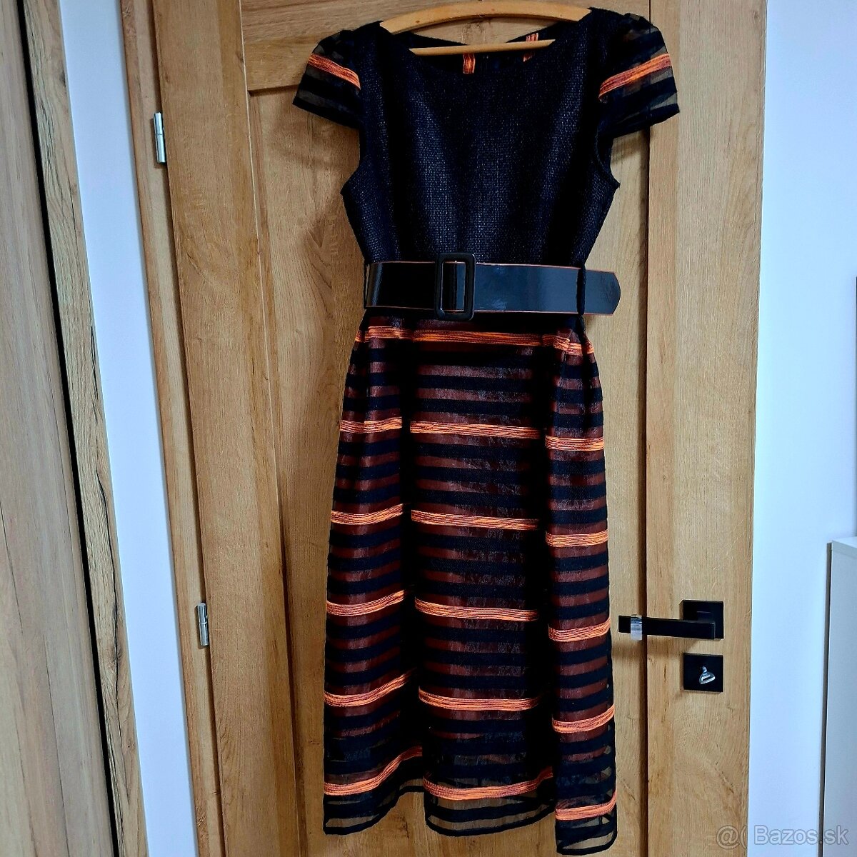 Hnedé spoločenské šaty c. 42