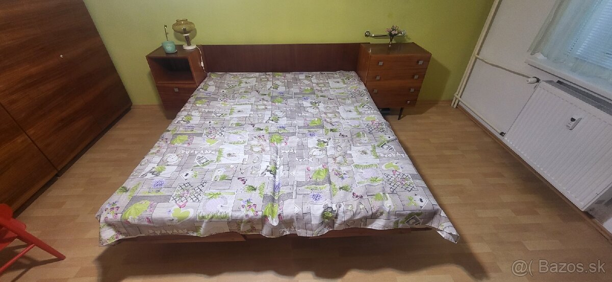 Manželská reteo posteľ