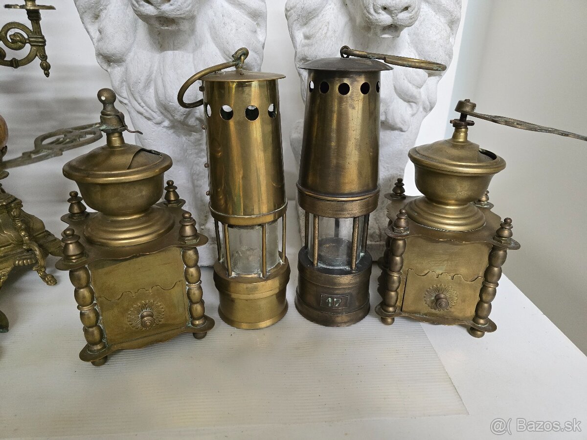 2x mlyncek 2x banicke lampa