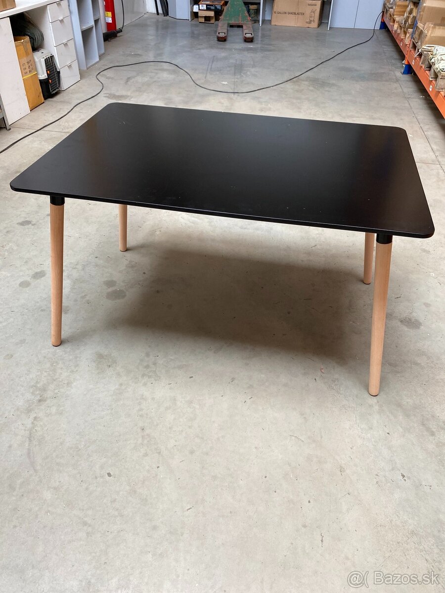 Jedálenský stôl 120x80cm