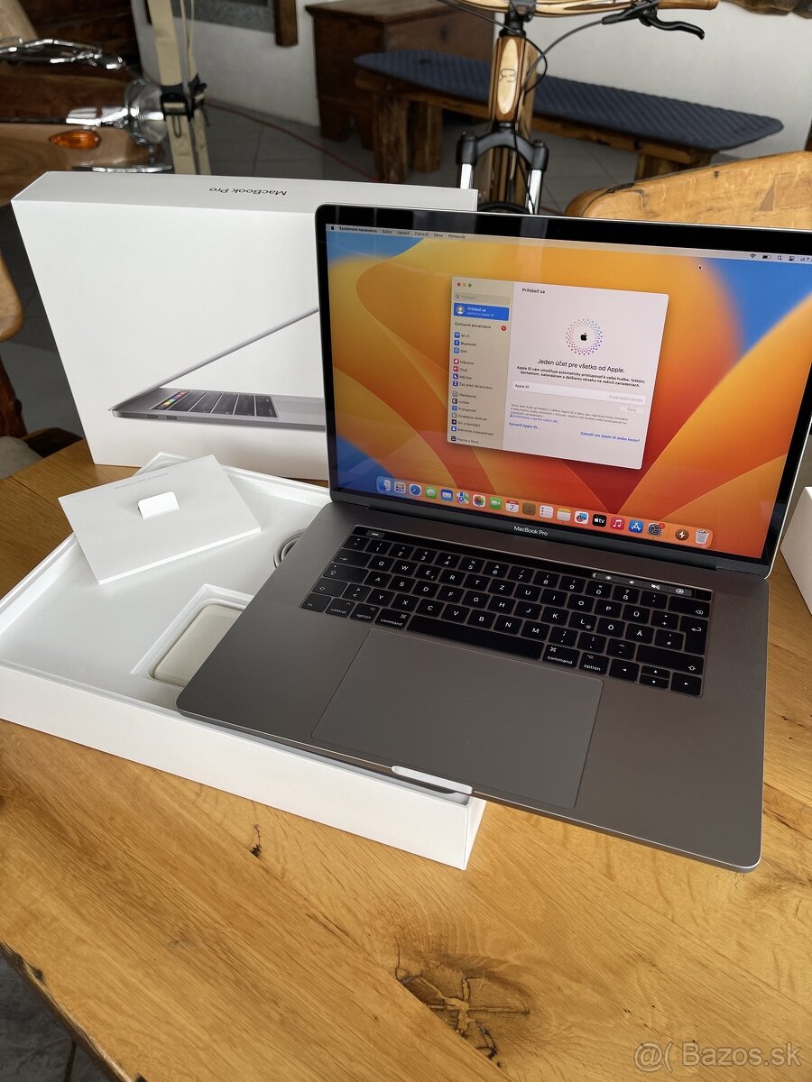 MacBook Pro 15 touchbar (2017) i7 2,9GHz, 16GBram, 512GBssd