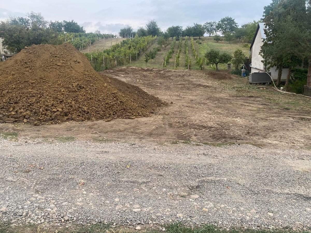 Predám chatu s pozemkom na polosamote.