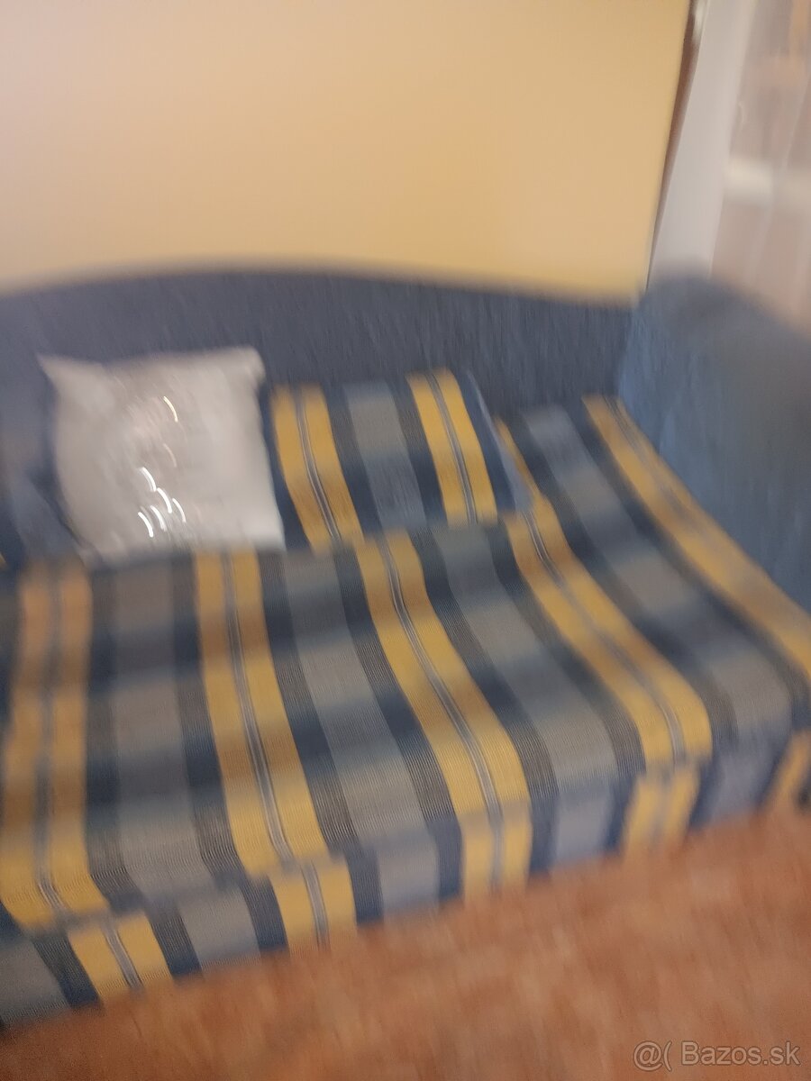 Pohovka rozkladacia