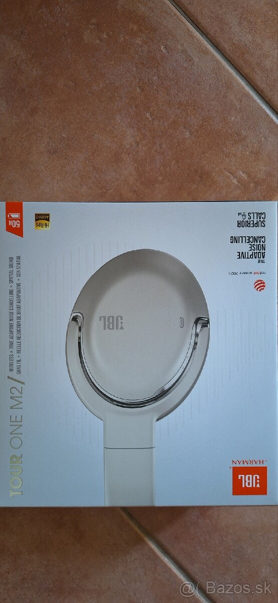 JBL TOUR ONE M2