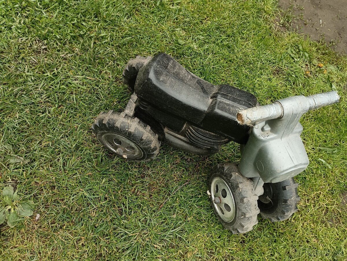Detsky bicykel plus motorka grátis