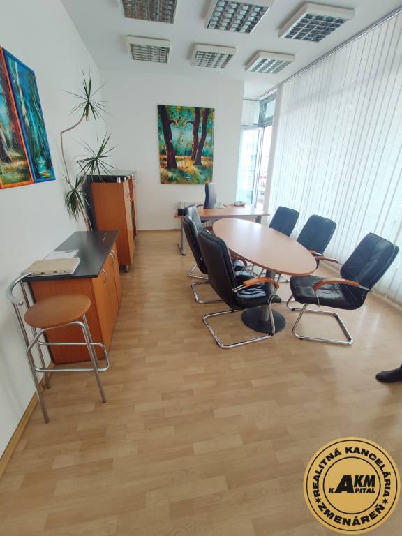 Na prenájom kancelárske priestory 61,19 m2 Zvolen Centrum