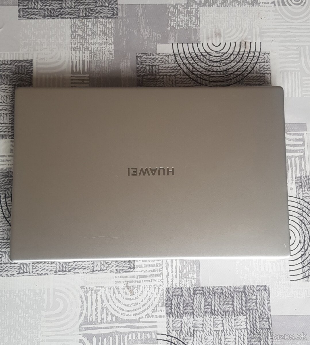 Šasi HUAWEI MATEBOOK
