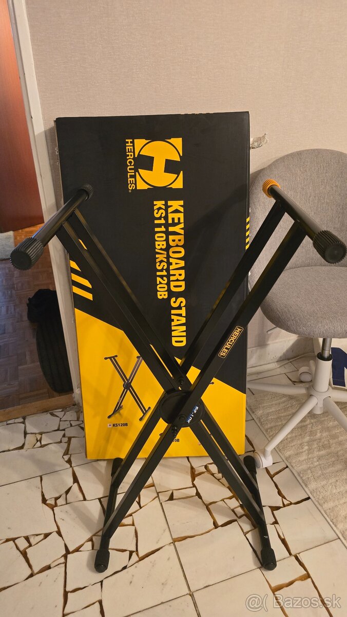 Klávesový stojan Black Hercules KS120B