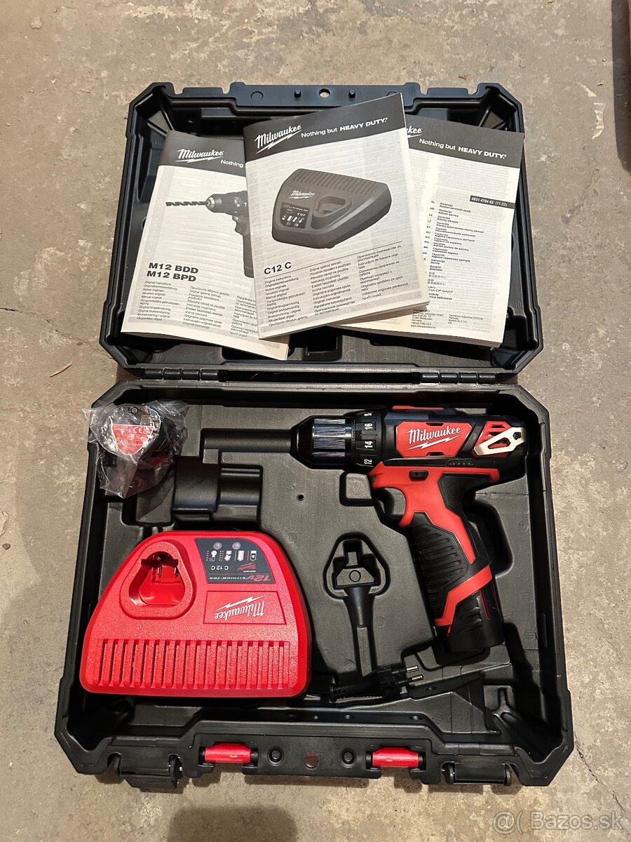 Milwaukee aku vŕtačka / skrutkovač M12 BDD-201C