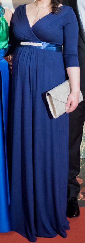 Plesové šaty pre tehotné