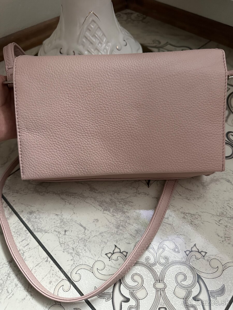 Kožená kabelka ESMARA