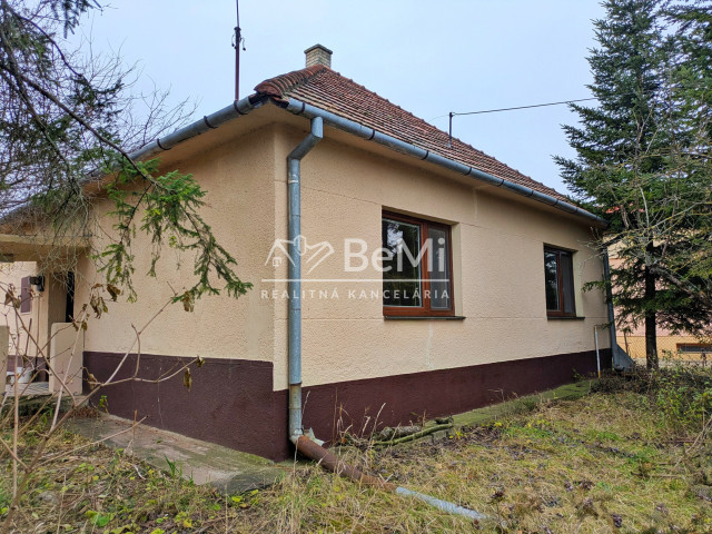 Dom na predaj · 1285 m² · Hlohovec — 136 900 €