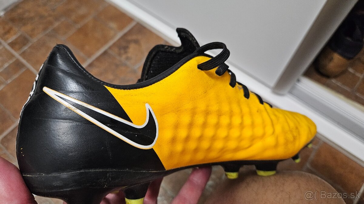 Kopačky Nike MAGISTA