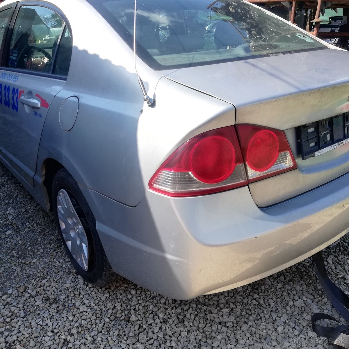 Predám zadný nárazník Dvere Kufor Civic sedan 2006-