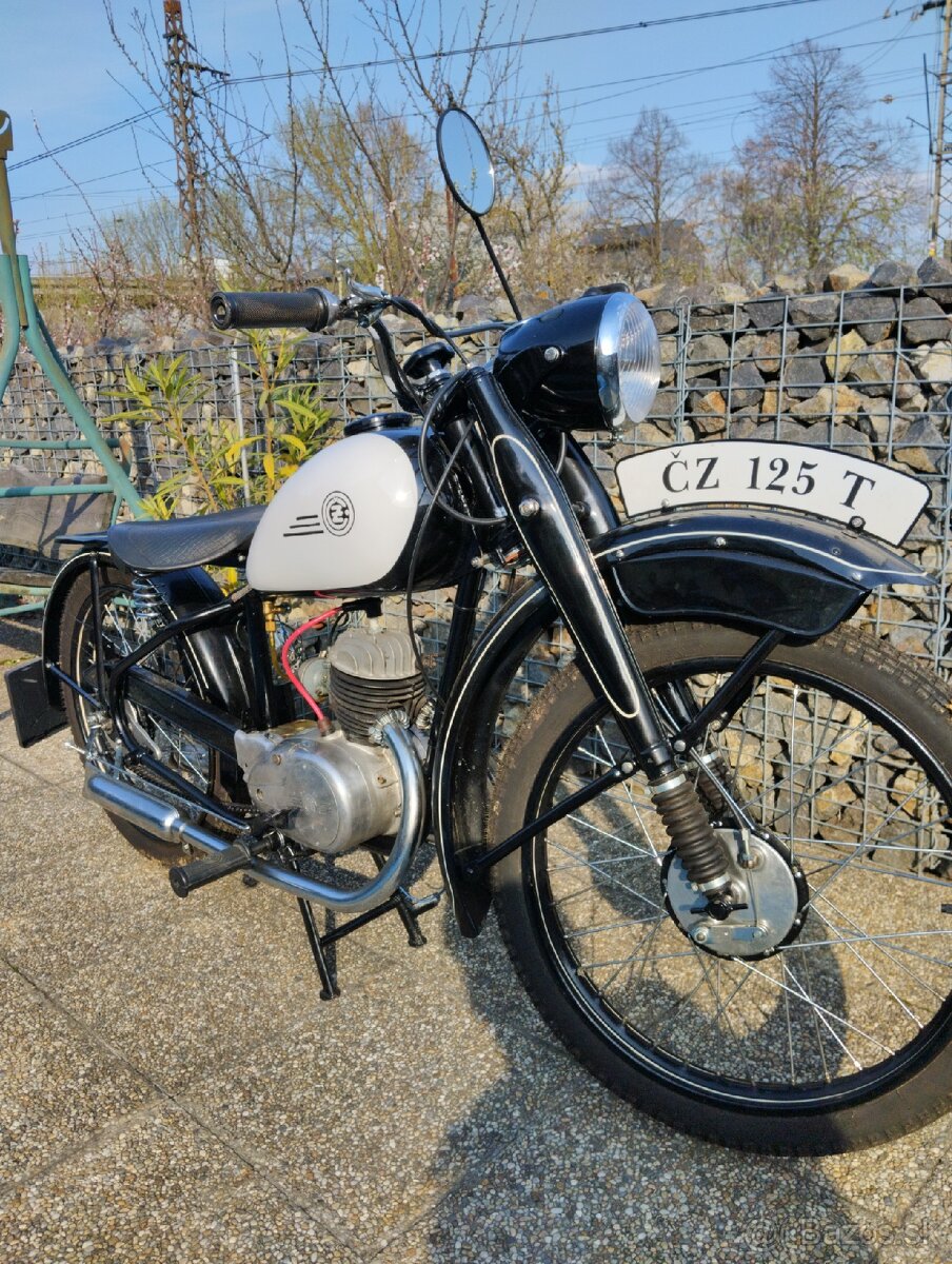 ČZ 125T