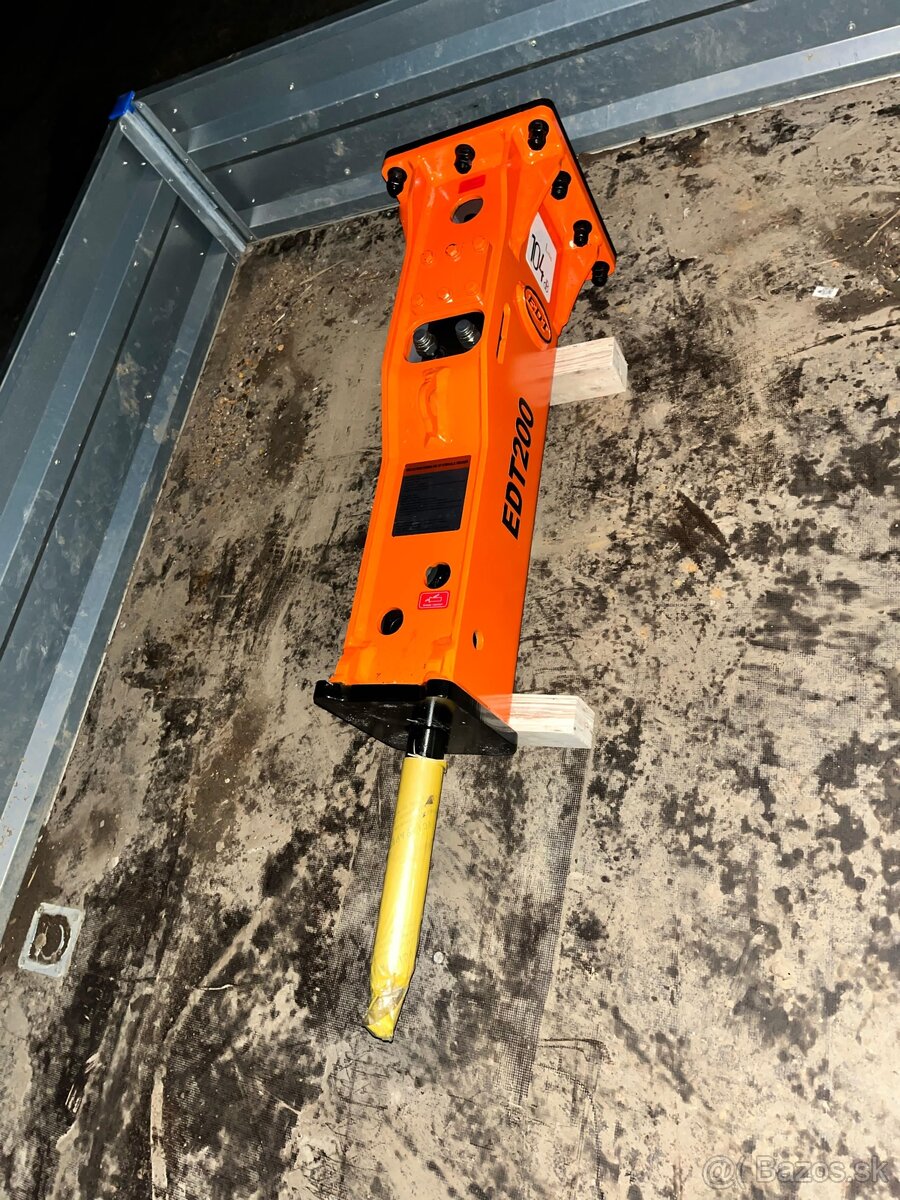 Buracie kladivo pre mini bager