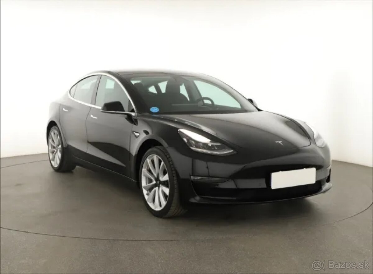 TESLA 3 Na prenájom aj na TAXI