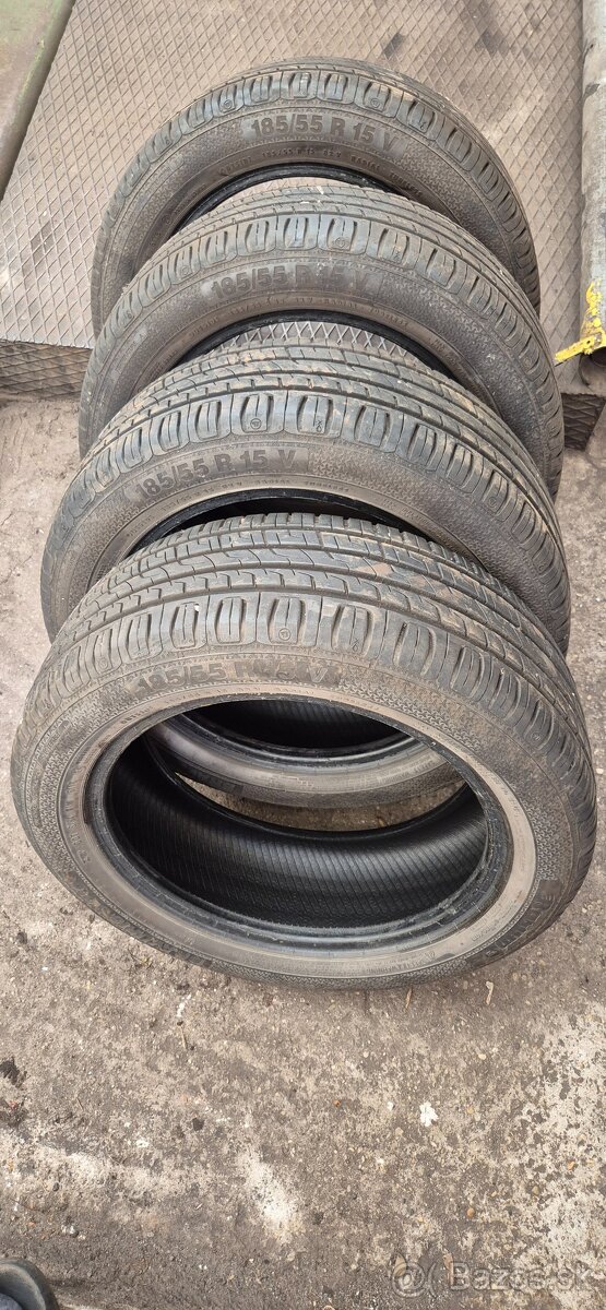 Predam 4xletné pneu 185/55R15 barum bravuris 3.