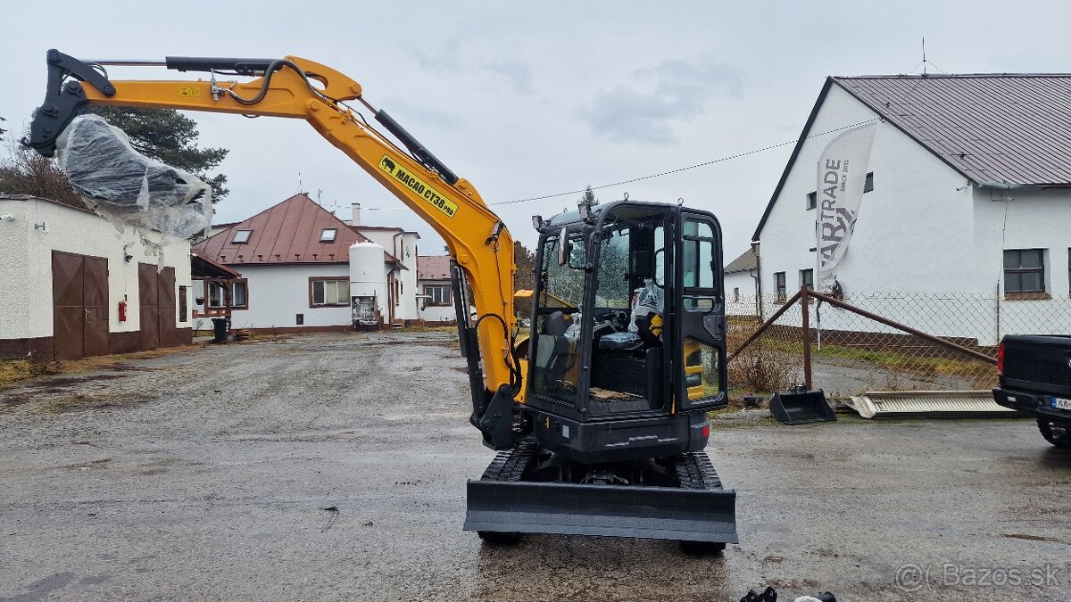 Predam pasový bager MACAO CT38
