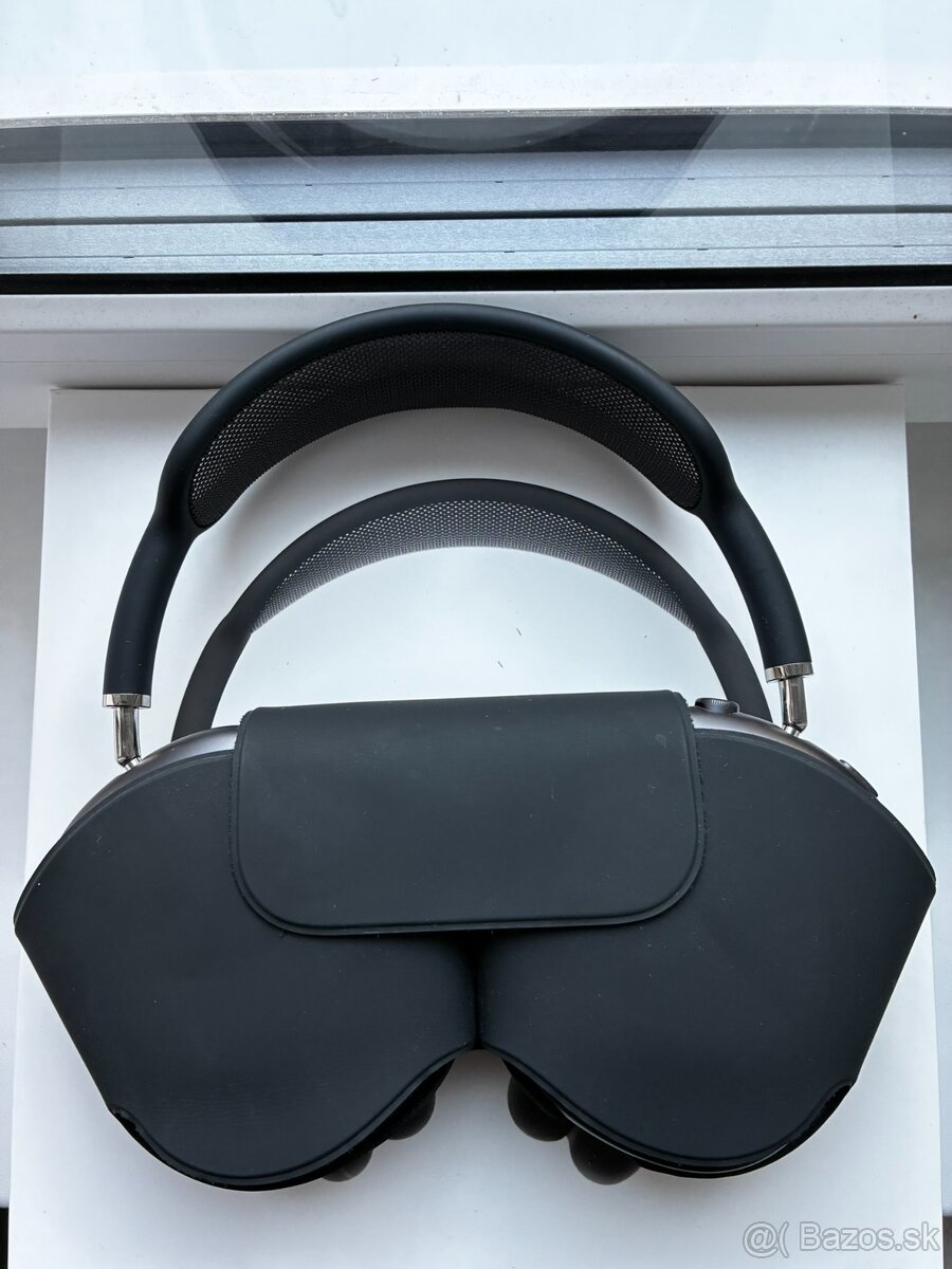 AirPods Max space grey