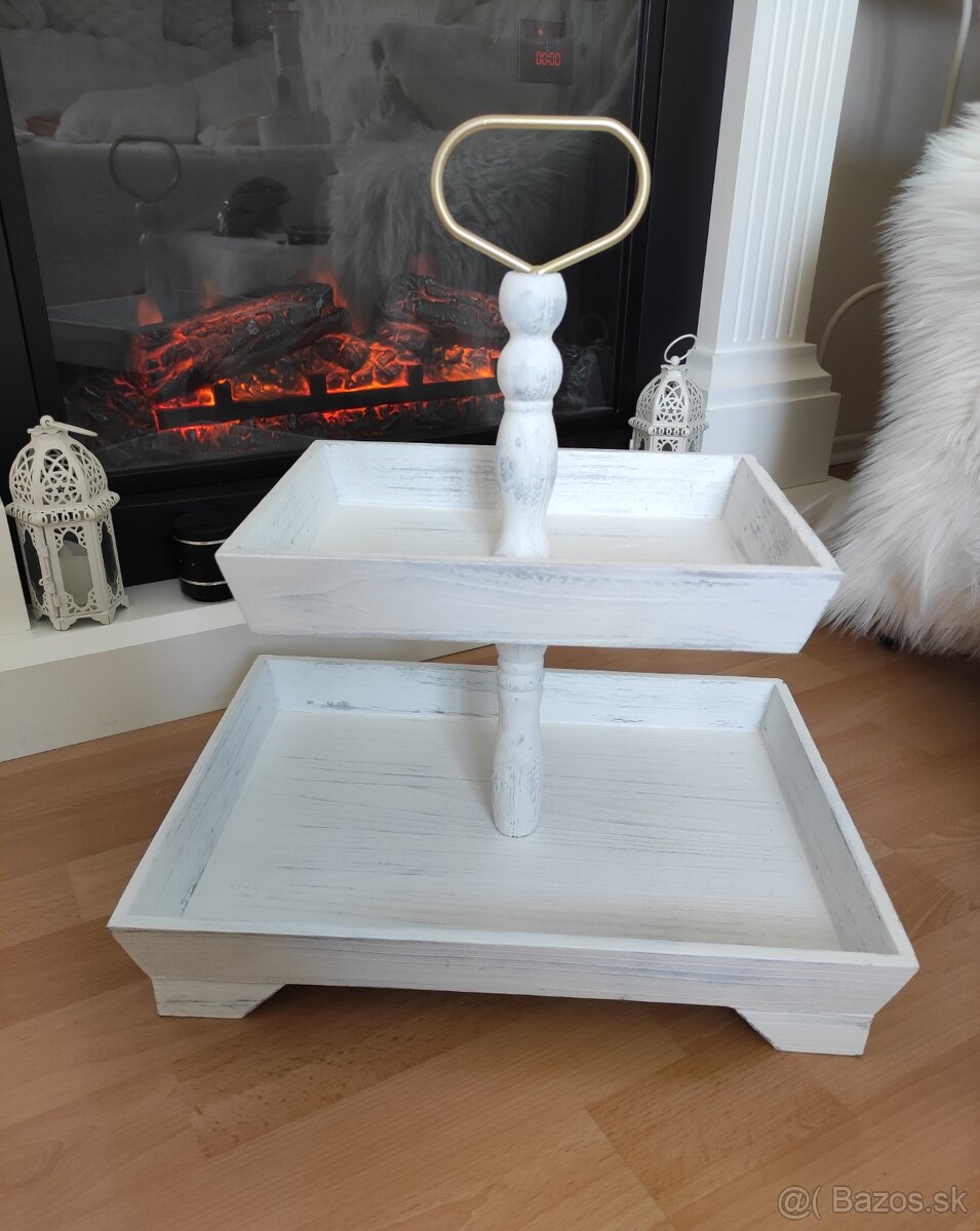 Úplne nový veľký drevený etažér vo vintage štýle