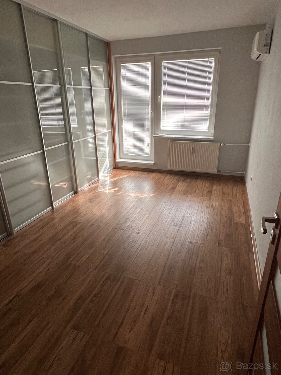 Prenájom 3 izbový byt