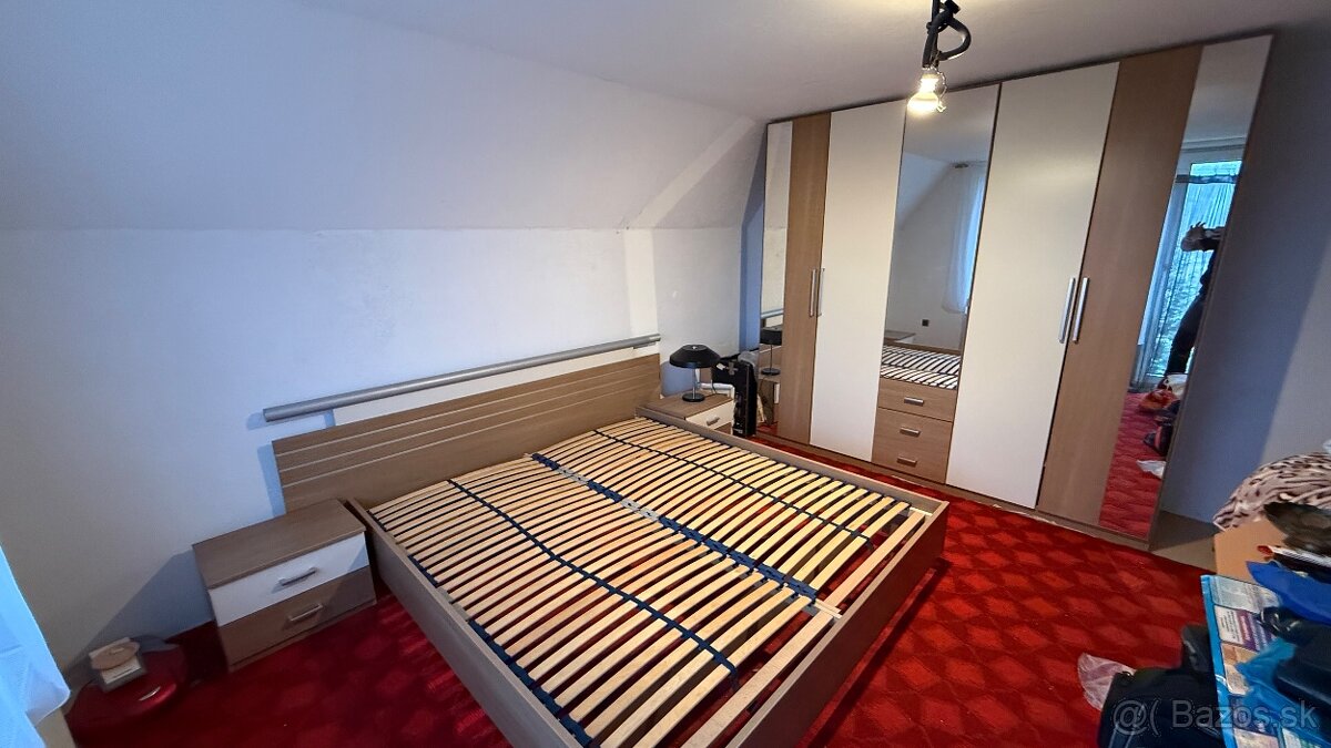 Predam kompletnú spálen,skrine , posteľ ,rošty stoliky