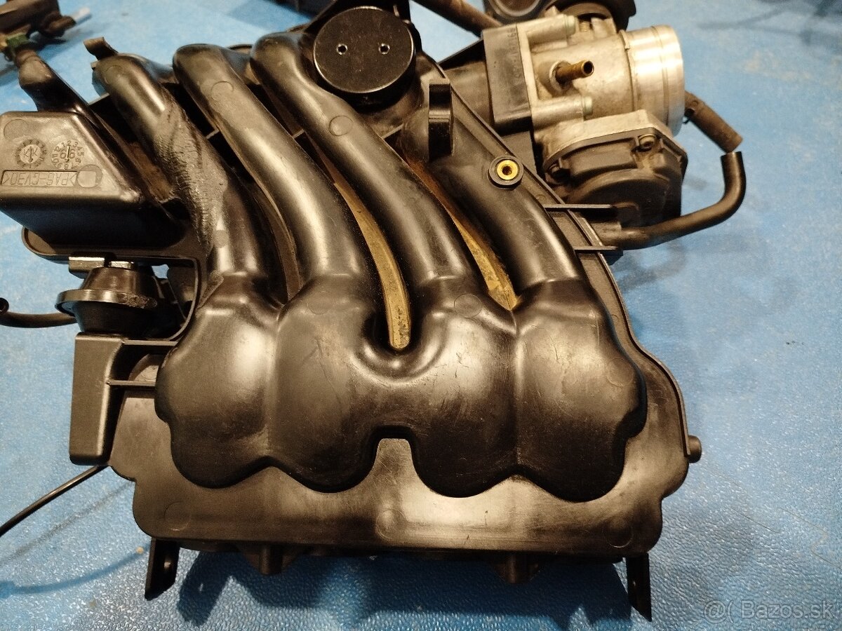 Audi A3 1,6 74Kw benzin