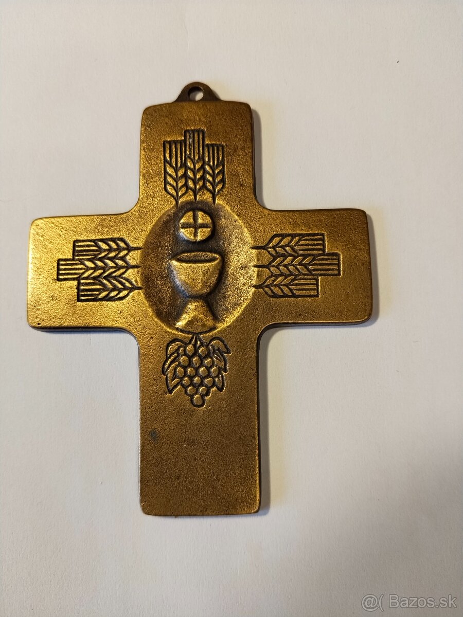 Bronzový amulet - křížek