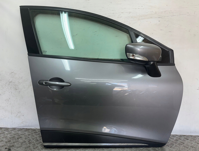 Renault Clio IV 4 2012- pravé predné dvere