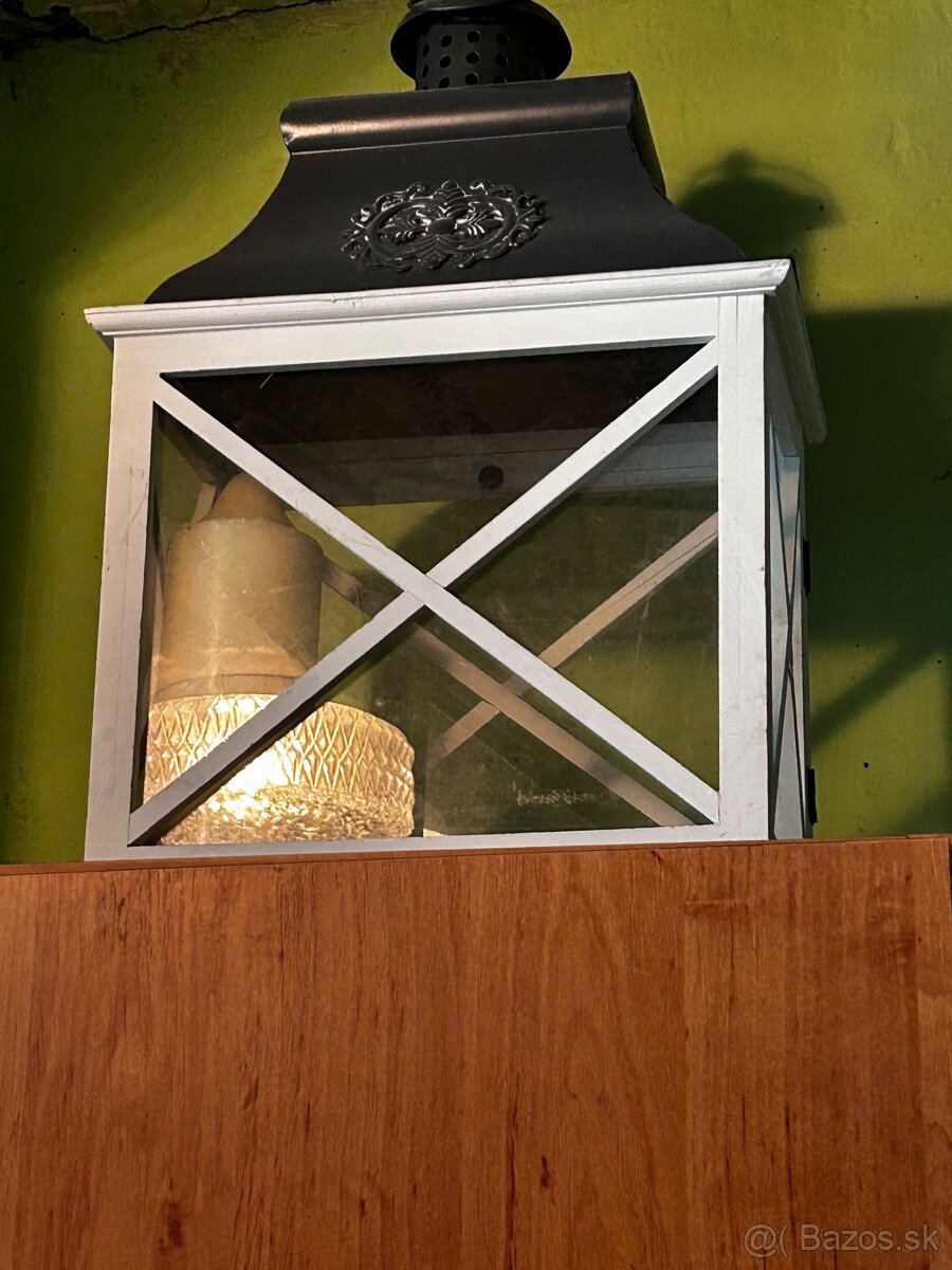 Dekoratívny lampáš