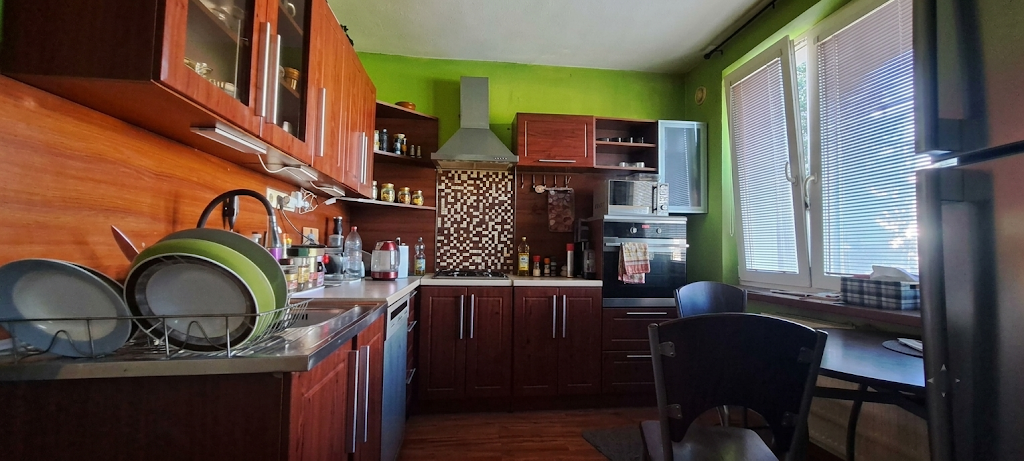 Veľký dvojizbový byt s balkónom