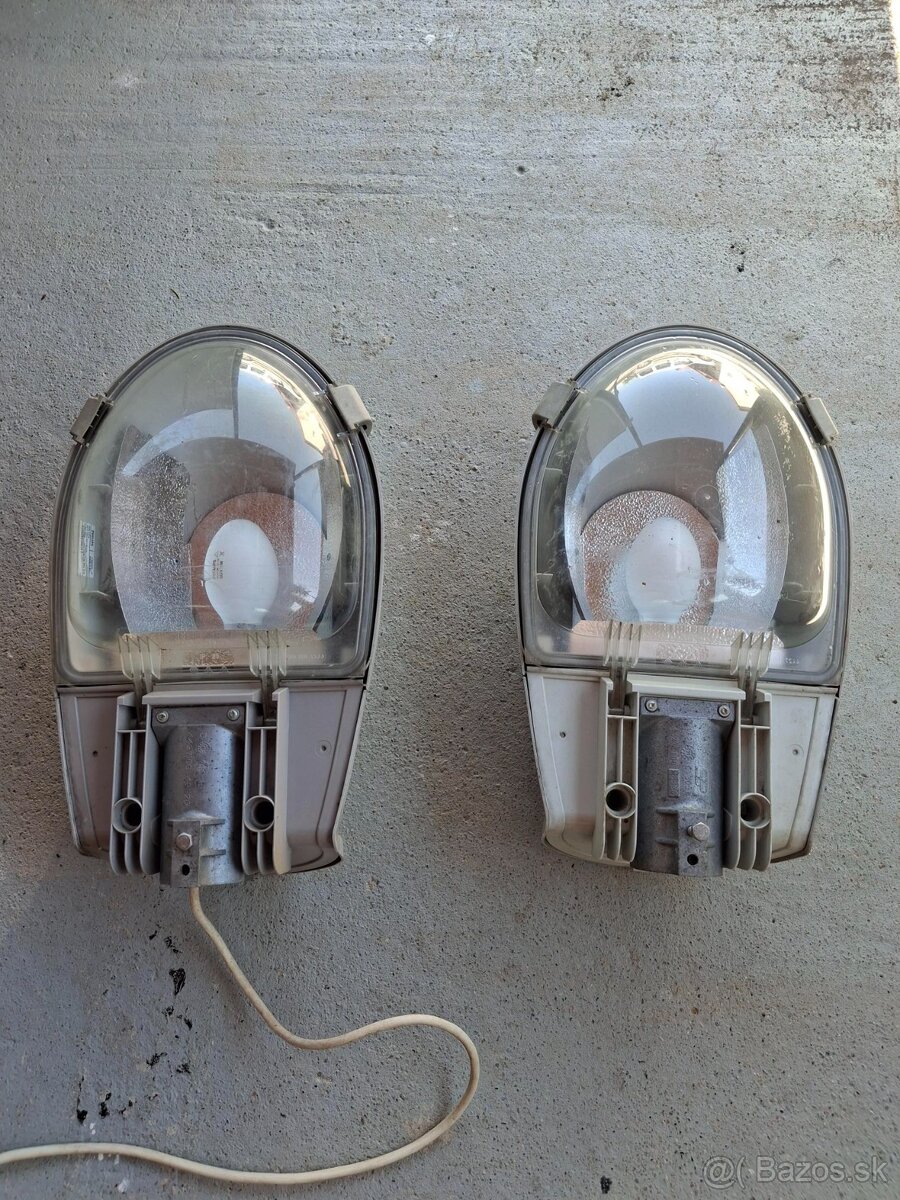 Pouličná lampa PHILIPS