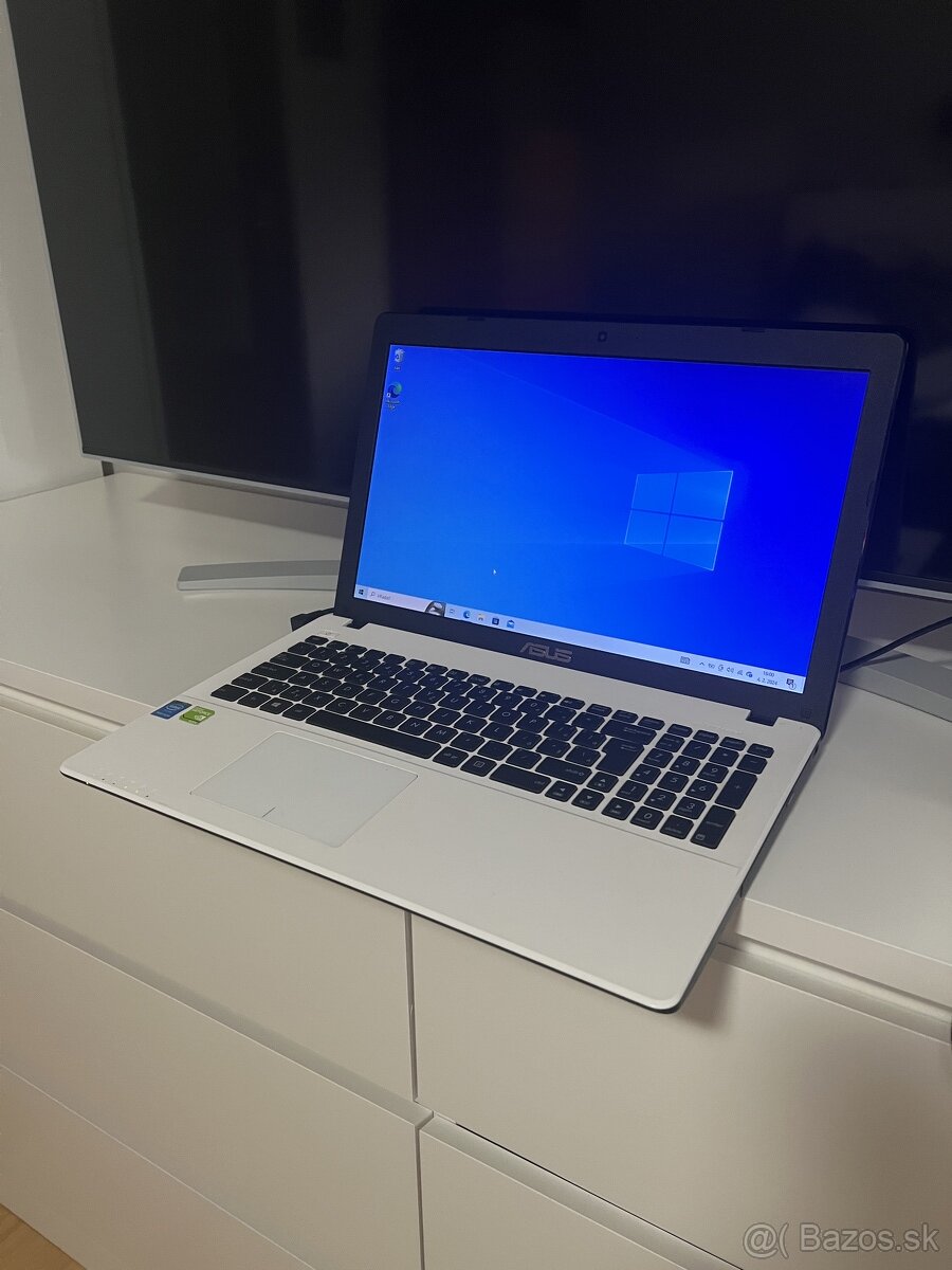 ASUS X552M notebook