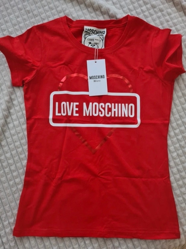 Predám krásne červené tričko Moschino