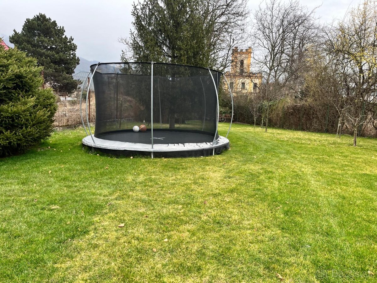 Trampolina do zeme