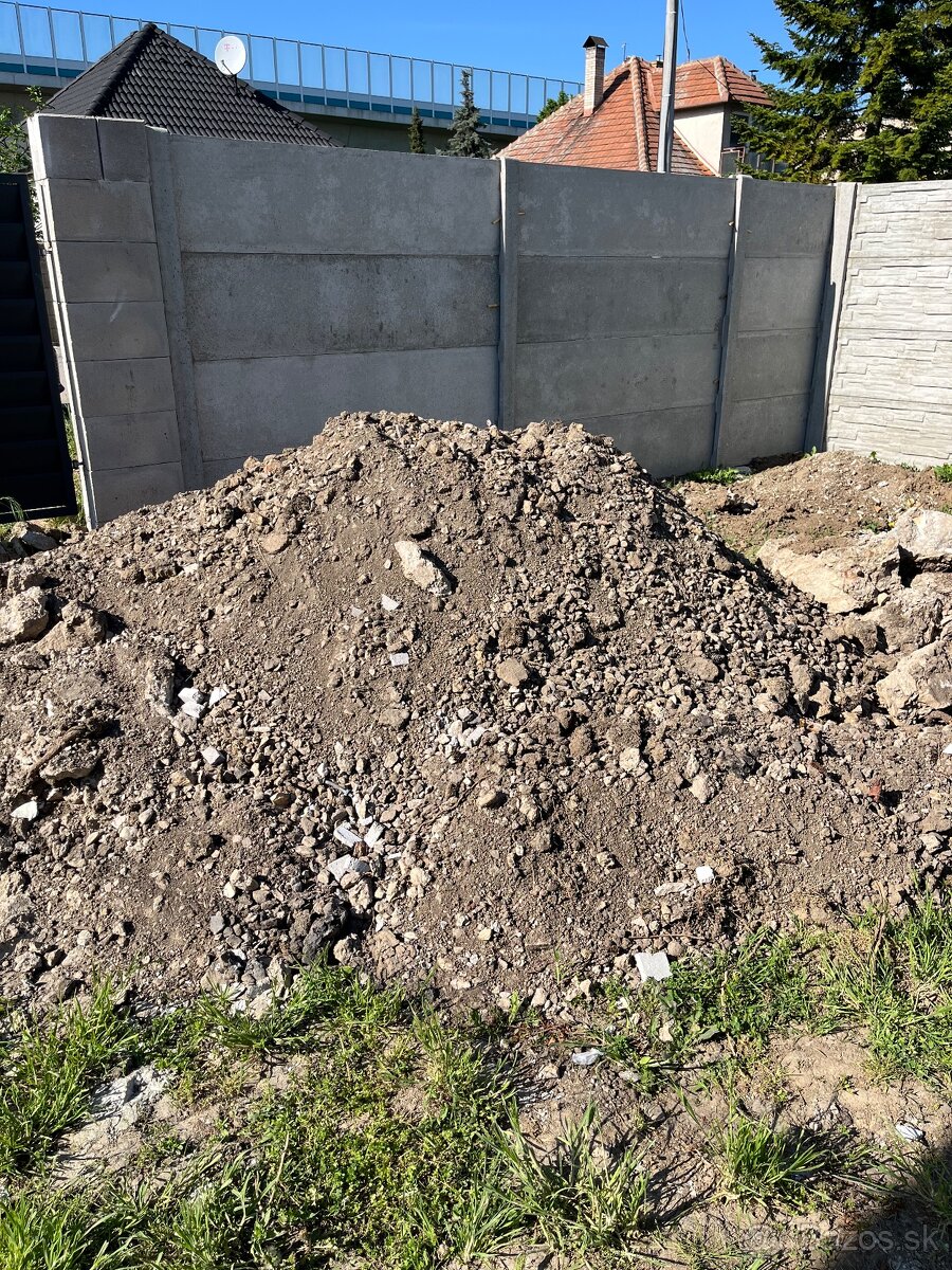 Darujem stavebný odpad