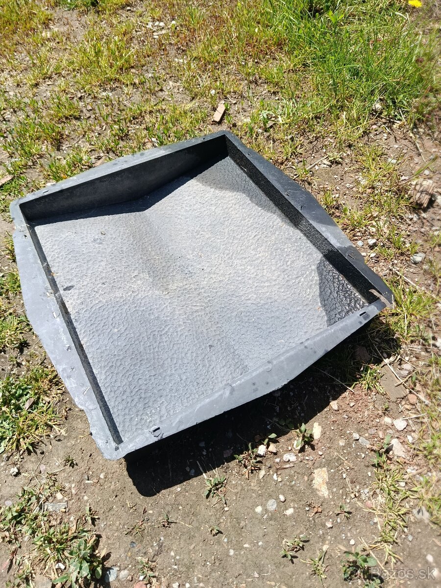 Formy na striešky z betónu 35x39