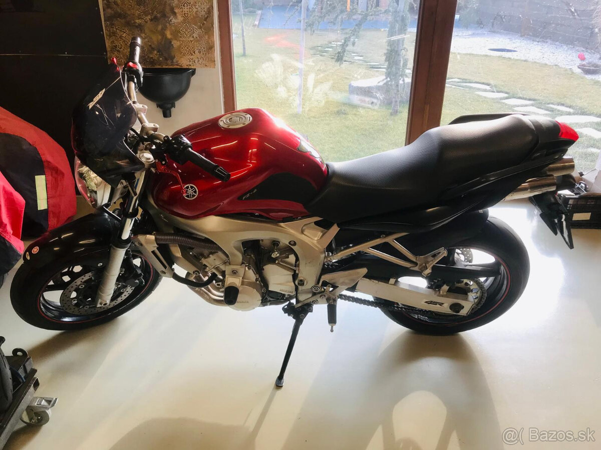 YAMAHA FZ6 N 2004
