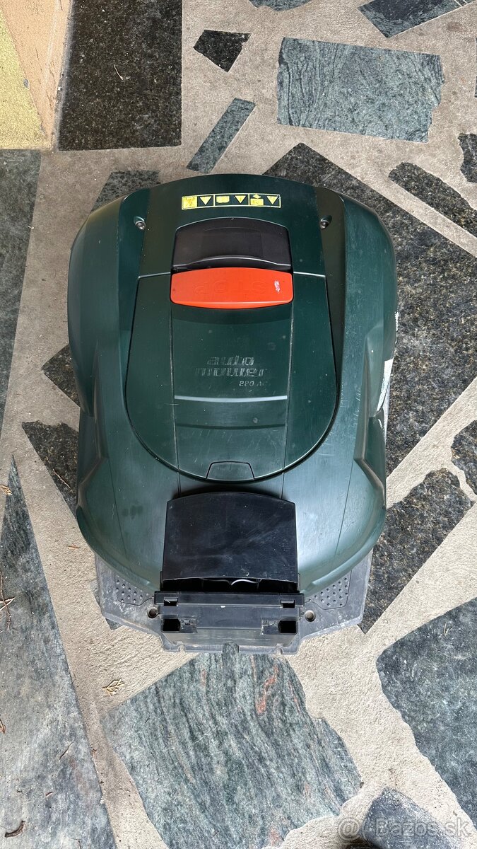Predam Veľkú Roboticku Kosacku Husqvarna automower 220 AC