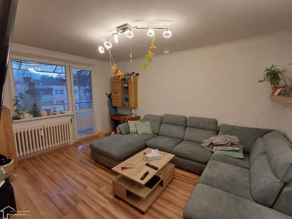 4 izbový byt s balkónom,blízko centra.