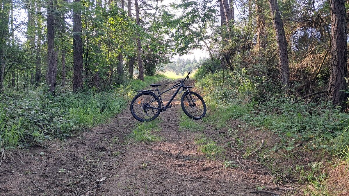 Rockrider explore 500 + stojan + blatníky + predný ráfik