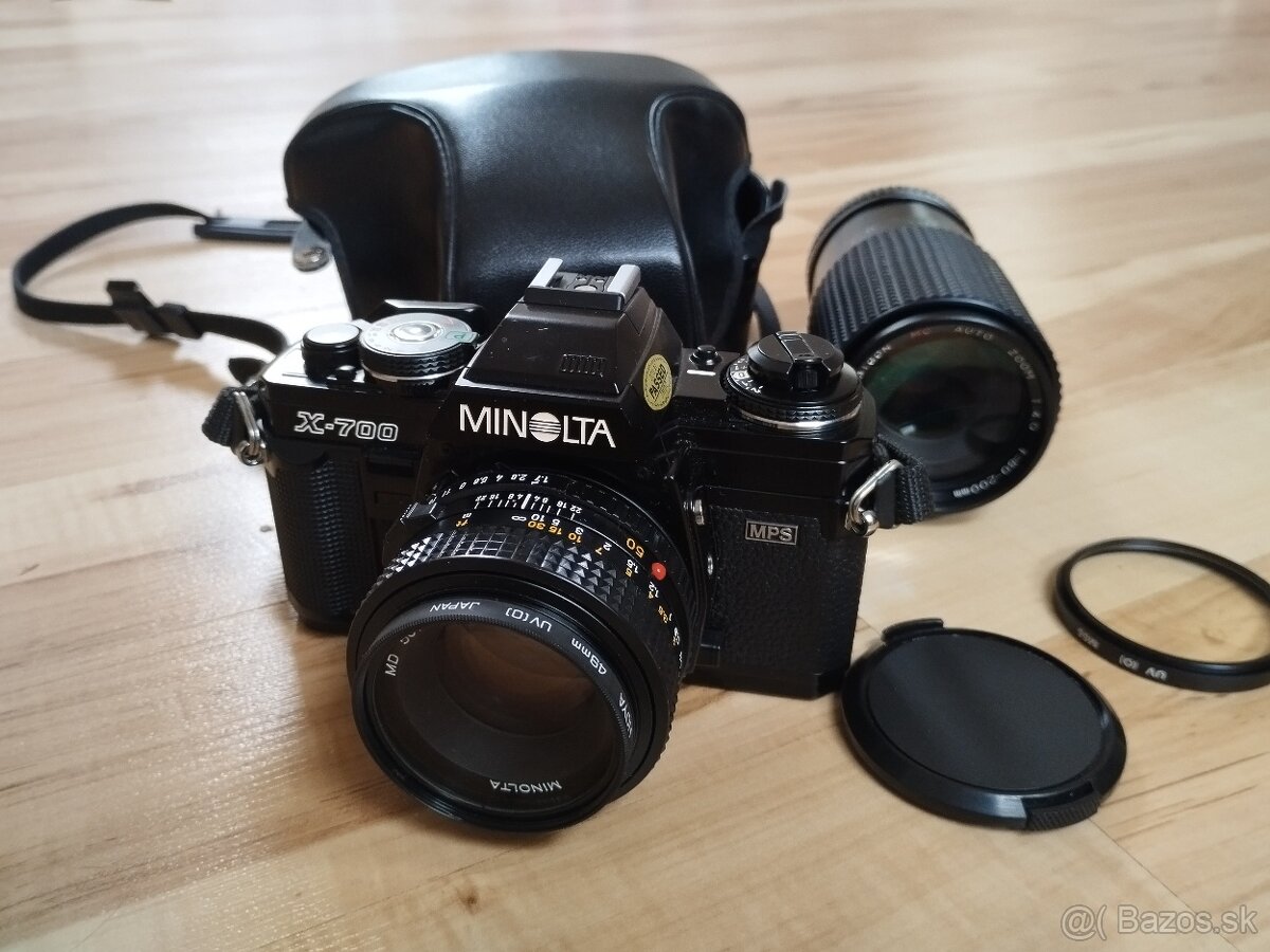 Minolta X-700 s obj. 1.7/50 v top stave + príslušenstvo