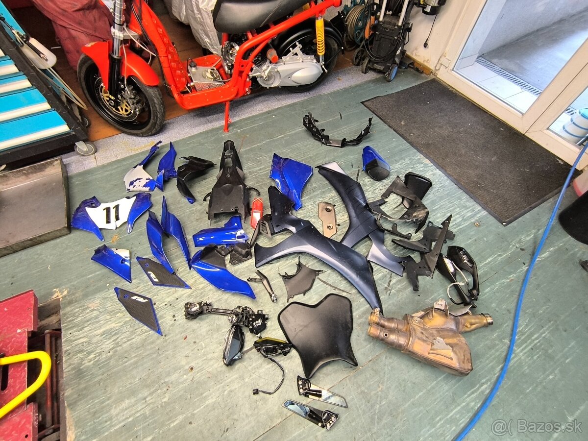 Yamaha R1 2022 diely