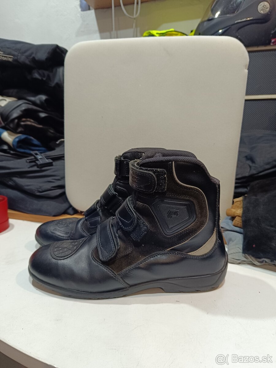 Kotníkové topánky značky PROBIKER veľkosť 45