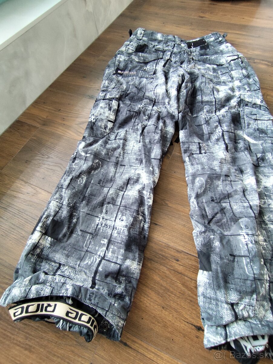 Nohavice na snowboard/lyžiarske