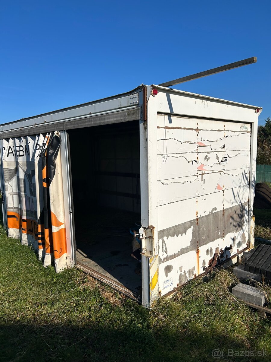 Stavebna buda , hlinikova nadstavba