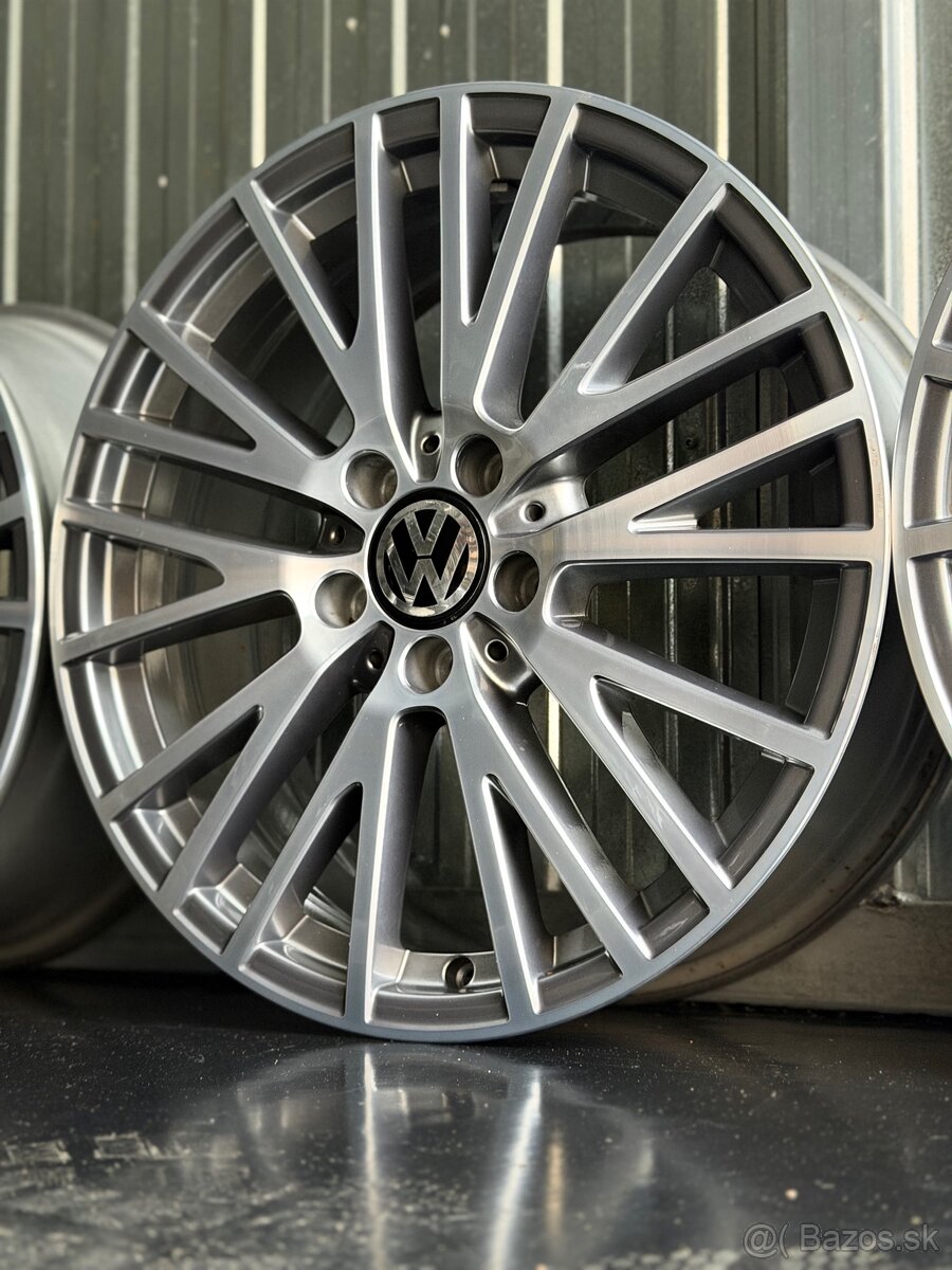 #18 Elektróny originál Volkswagen r18