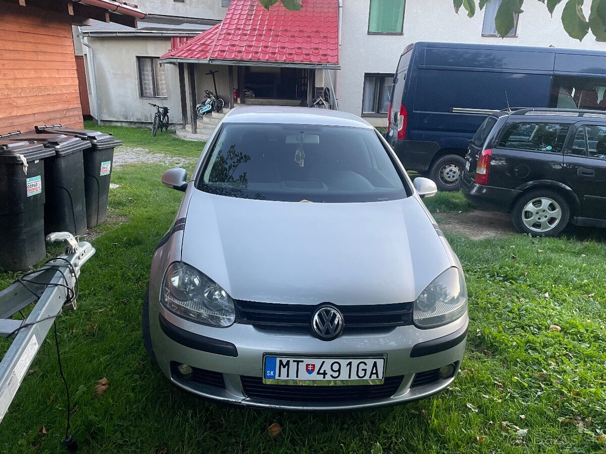 Predám Golf 5 1.4 benzín 66 kW.