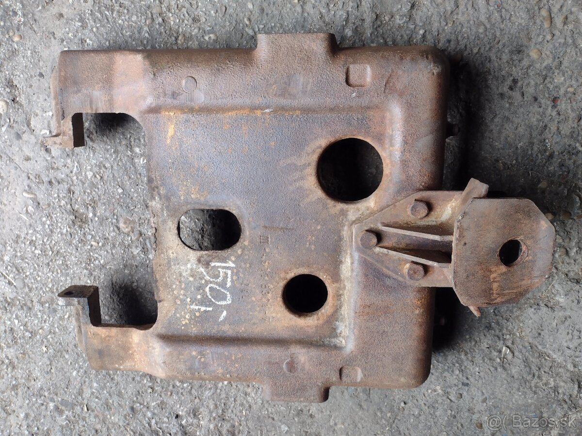 Vana pod kapotu predny zaves veteran